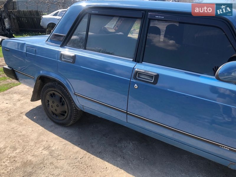 Седан ВАЗ / Lada 2107 1995 в Корсуне-Шевченковском фото 3 Седан ВАЗ / Lada 2107 1995 в Корсуне-Шевченковском