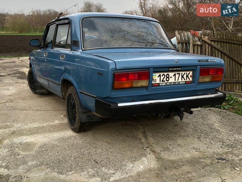 Седан ВАЗ / Lada 2107 1995 в Корсуне-Шевченковском фото 5 Седан ВАЗ / Lada 2107 1995 в Корсуне-Шевченковском