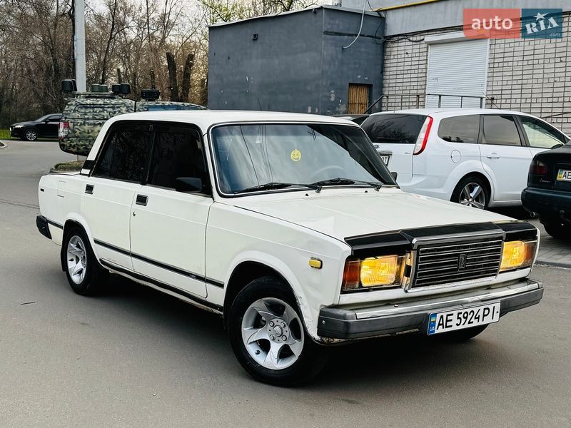 Седан ВАЗ / Lada 2107 1998 в Новомосковську