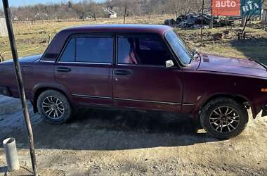 Седан ВАЗ 2107 2003 в Вижниці