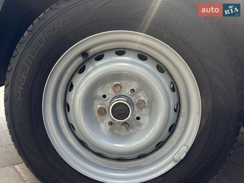 Седан ВАЗ / Lada 2107 2005 в Охтирці