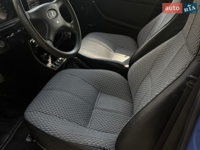 Седан ВАЗ / Lada 2107 2005 в Охтирці