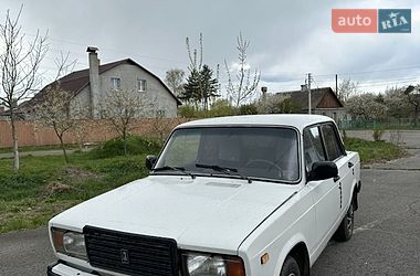 Седан ВАЗ / Lada 2107 1996 в Остроге