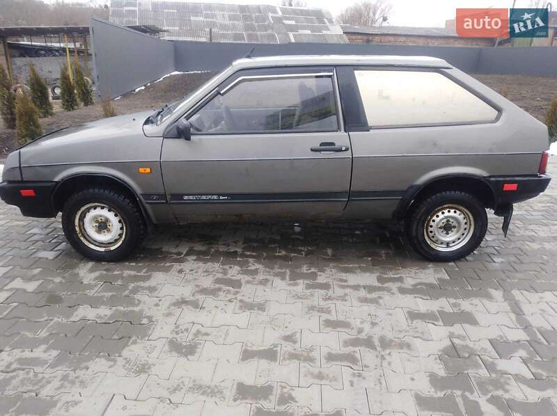 Хэтчбек ВАЗ / Lada 2108 1991 в Черновцах
