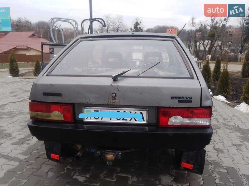 Хэтчбек ВАЗ / Lada 2108 1991 в Черновцах