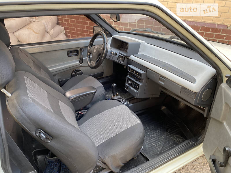 Хэтчбек ВАЗ / Lada 2108 1993 в Каменец-Подольском