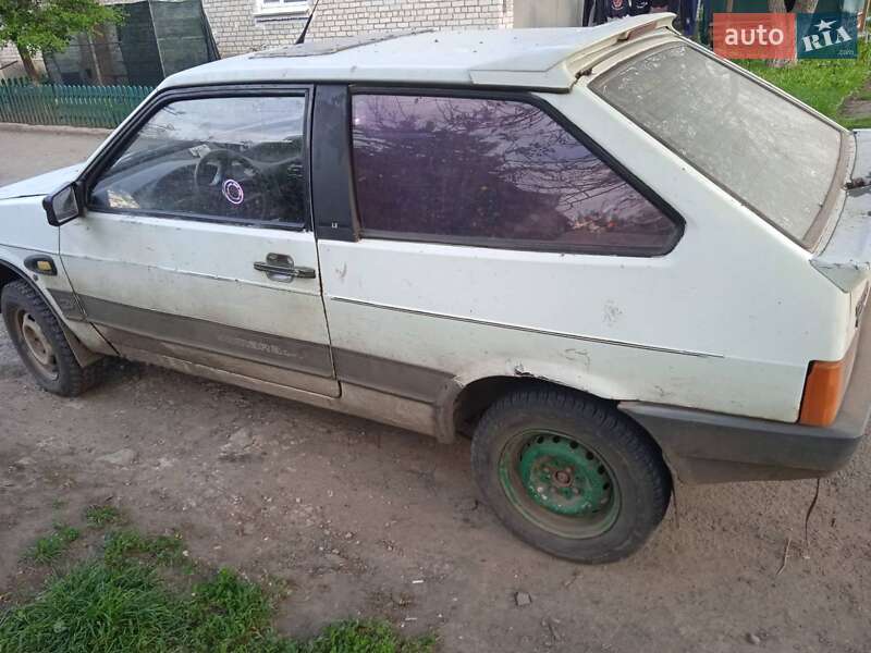 Хэтчбек ВАЗ / Lada 2108 1990 в Врадиевке