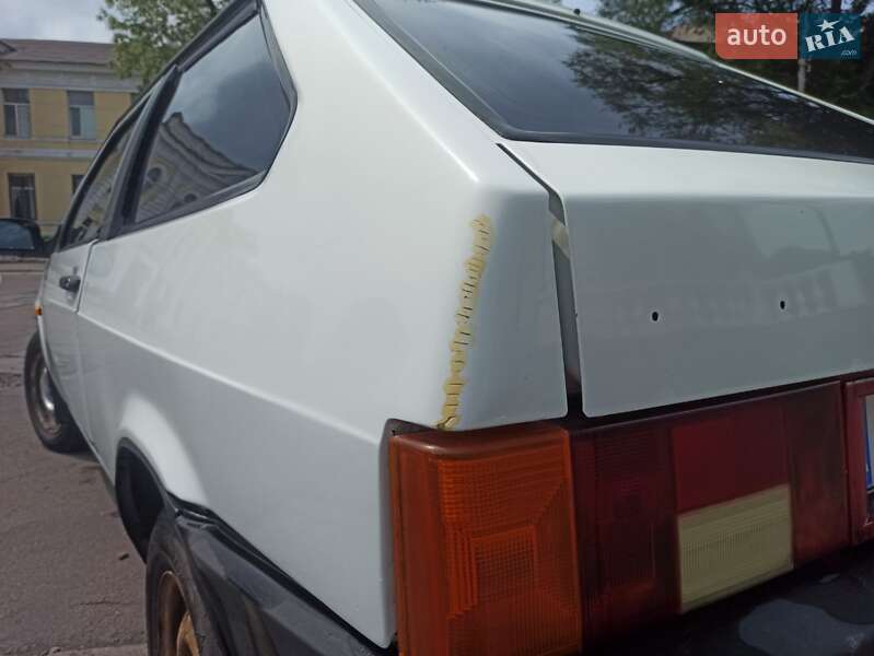 Хетчбек ВАЗ / Lada 2108 1993 в Дніпрі