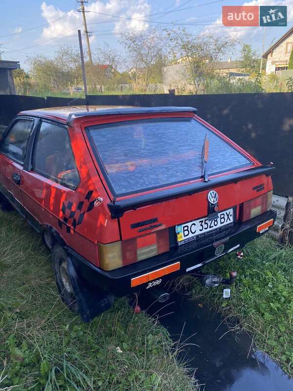 Хэтчбек ВАЗ / Lada 2108 1992 в Новояворовске