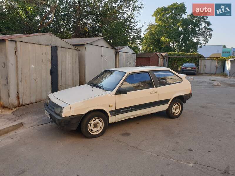 Хэтчбек ВАЗ / Lada 2108 1987 в Киеве фото Хэтчбек ВАЗ / Lada 2108 1987 в Киеве