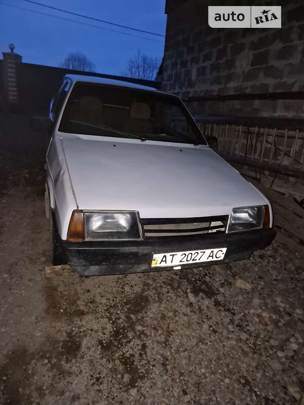 Хэтчбек ВАЗ / Lada 2108 1988 в Ивано-Франковске