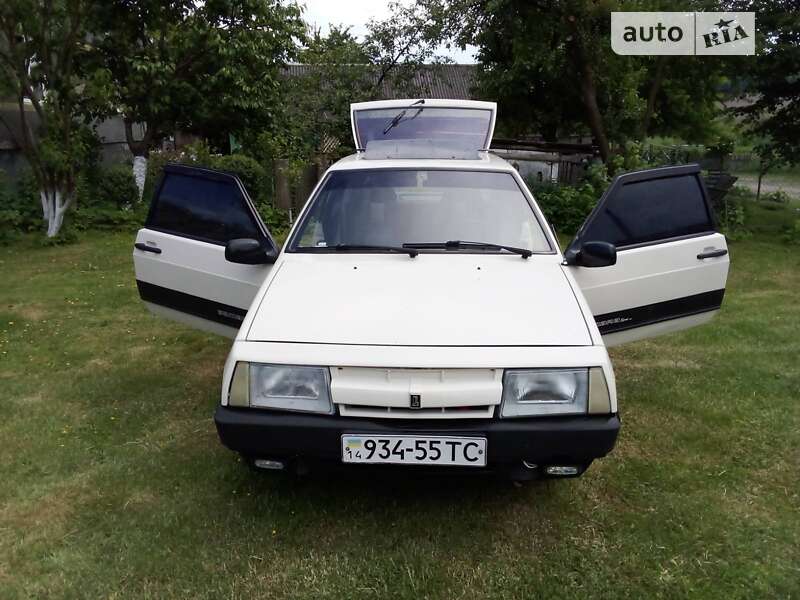 Хетчбек ВАЗ / Lada 2108 1992 в Львові