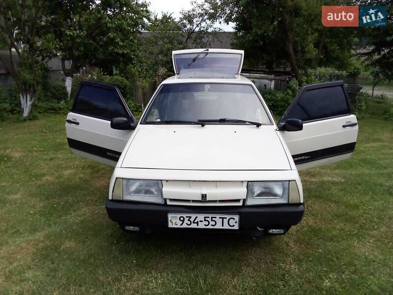 Хэтчбек ВАЗ / Lada 2108 1992 в Львове