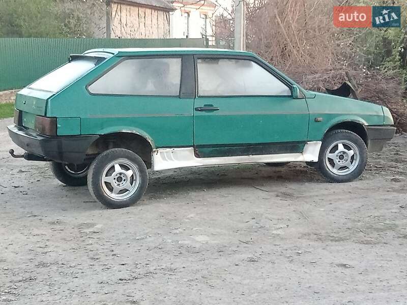 Хэтчбек ВАЗ / Lada 2108 1999 в Киеве
