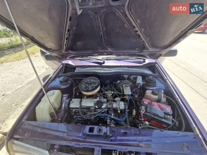 Хэтчбек ВАЗ / Lada 2108 2002 в Львове