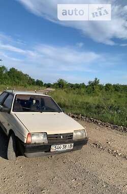Хетчбек ВАЗ / Lada 2108 1991 в Бурштині