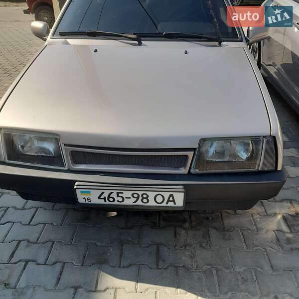 Хэтчбек ВАЗ / Lada 2108 1987 в Килии