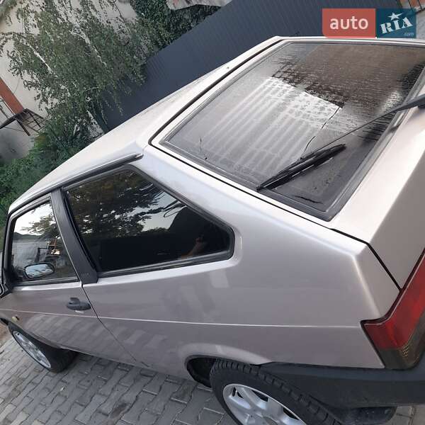 Хэтчбек ВАЗ / Lada 2108 1987 в Килии