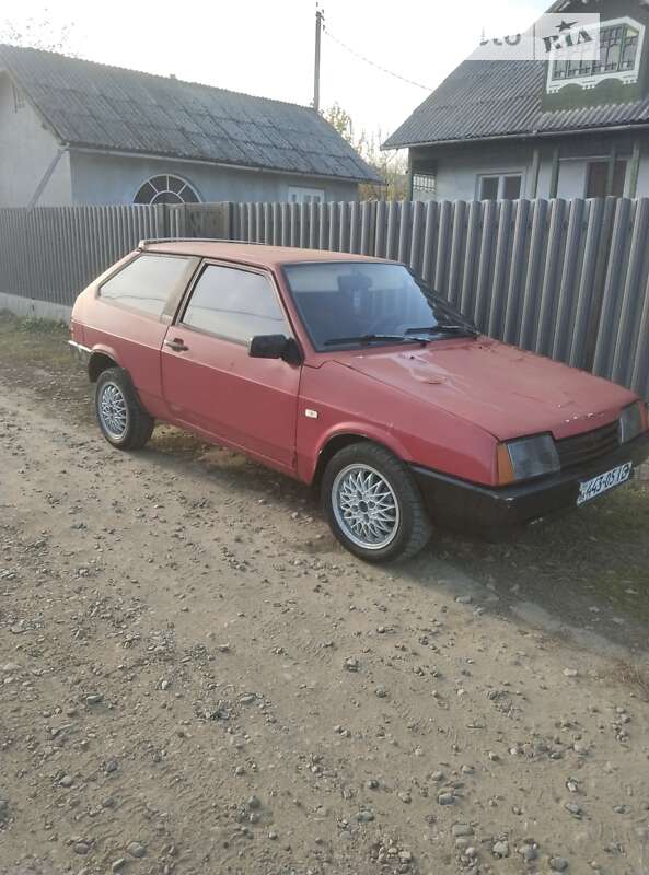 Хэтчбек ВАЗ / Lada 2108 1992 в Черновцах