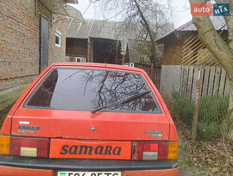 Хэтчбек ВАЗ / Lada 2108 1995 в Великих Мостах