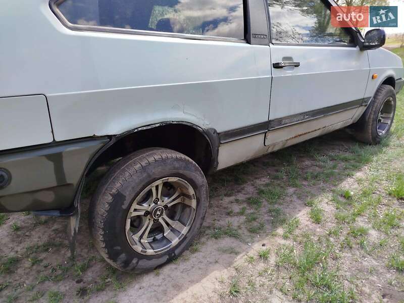 Хэтчбек ВАЗ / Lada 2108 1990 в Прилуках фото 4 Хэтчбек ВАЗ / Lada 2108 1990 в Прилуках