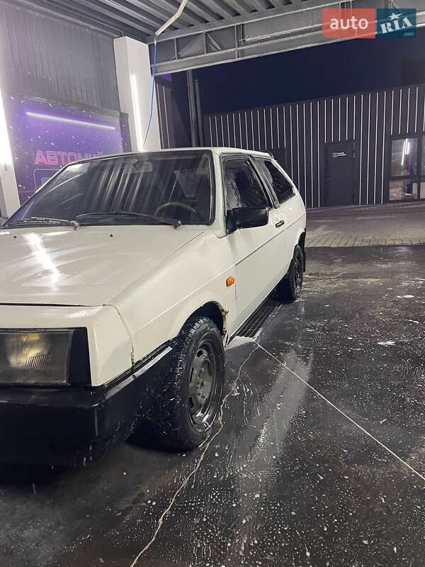 Хэтчбек ВАЗ / Lada 2108 1990 в Ровно