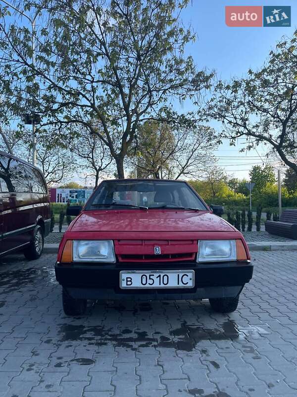 Хэтчбек ВАЗ / Lada 2108 1987 в Черновцах фото 2 Хэтчбек ВАЗ / Lada 2108 1987 в Черновцах