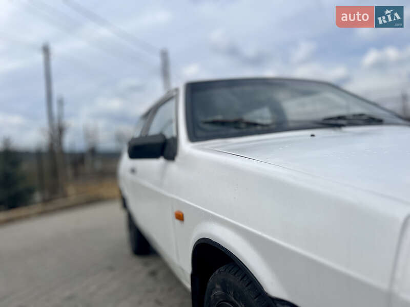 Хетчбек ВАЗ / Lada 2108 1988 в Могилів-Подільському
