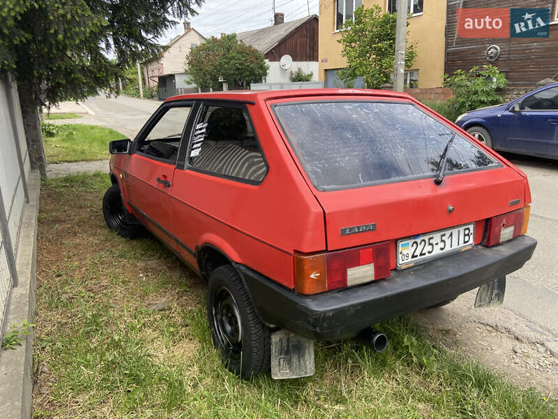 Хэтчбек ВАЗ / Lada 2108 1988 в Черновцах