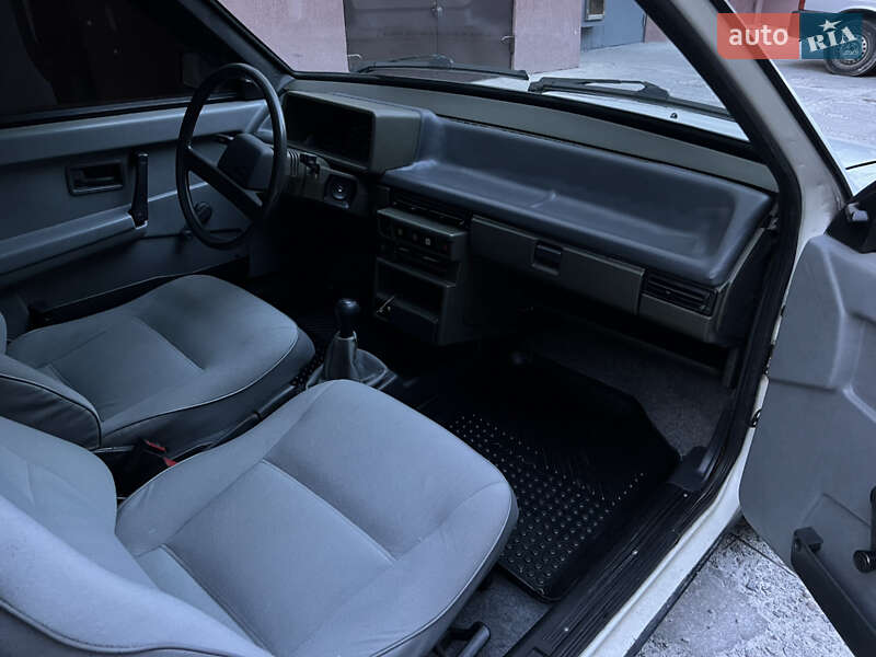 Хэтчбек ВАЗ / Lada 2108 1990 в Львове