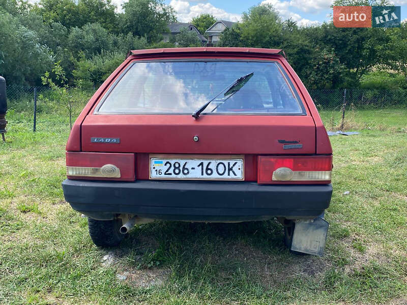 Хэтчбек ВАЗ / Lada 2108 1987 в Черновцах