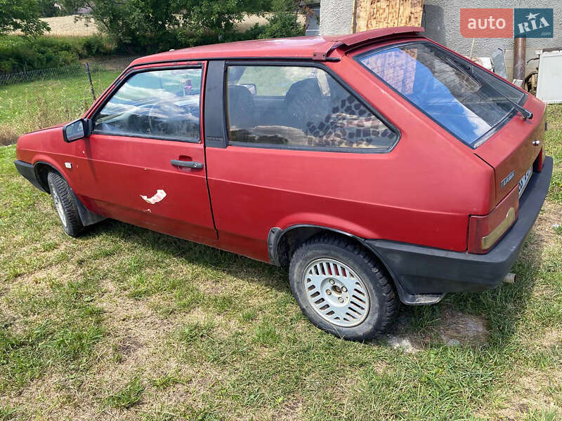 Хэтчбек ВАЗ / Lada 2108 1987 в Черновцах