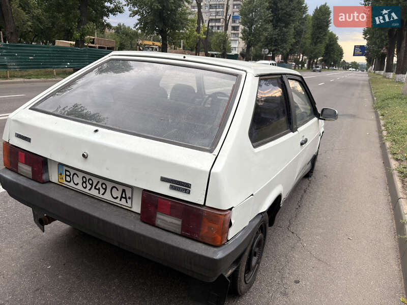 Хэтчбек ВАЗ 2108 1992 в 