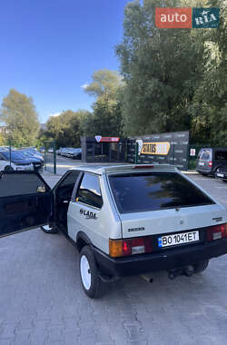 Хэтчбек ВАЗ 2108 1987 в 