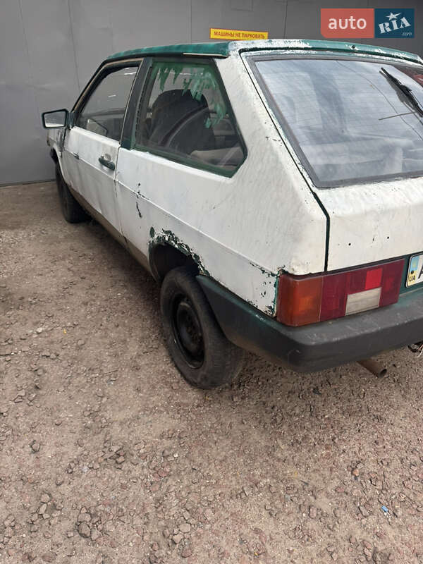 Хэтчбек ВАЗ / Lada 2108 2000 в Харькове