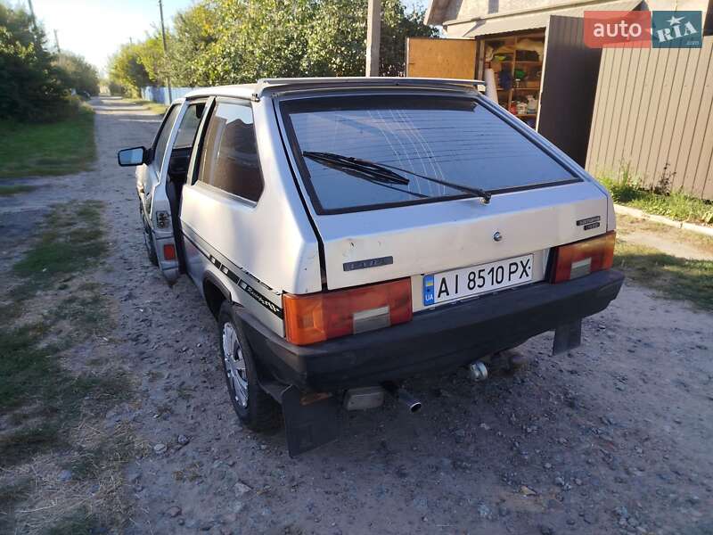 Хэтчбек ВАЗ / Lada 2108 1993 в Бородянке