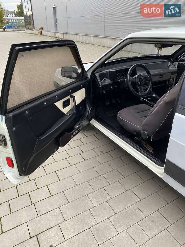 Хэтчбек ВАЗ / Lada 2108 1988 в Ивано-Франковске