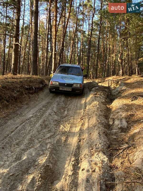 Хэтчбек ВАЗ / Lada 2108 1993 в Чугуеве