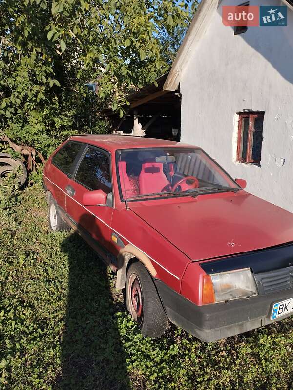Хэтчбек ВАЗ / Lada 2108 1992 в Ровно