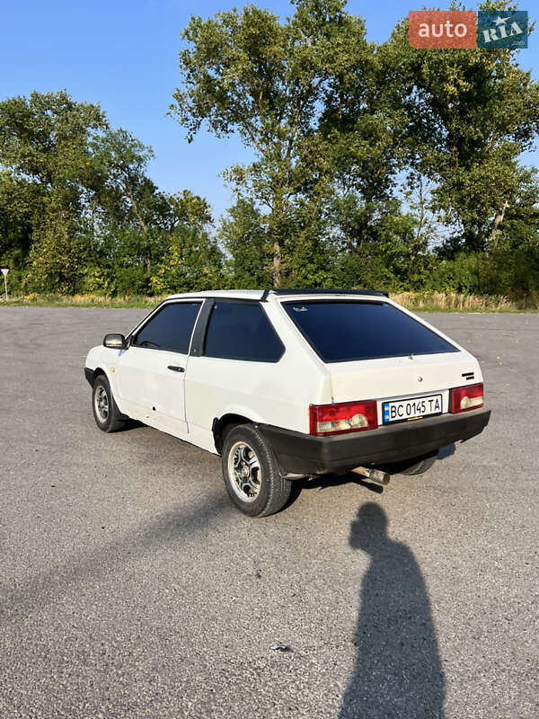 Хэтчбек ВАЗ / Lada 2108 1992 в Пустомытах