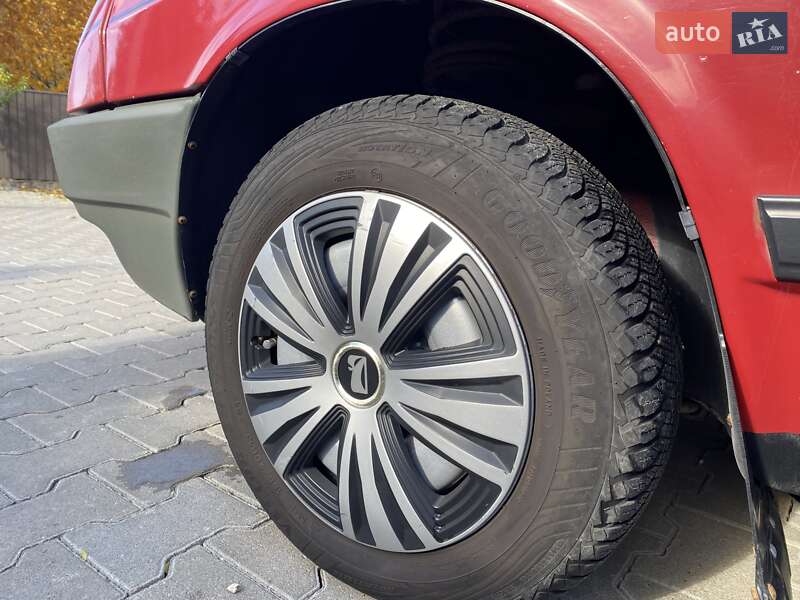 Хэтчбек ВАЗ / Lada 2108 1990 в Черновцах