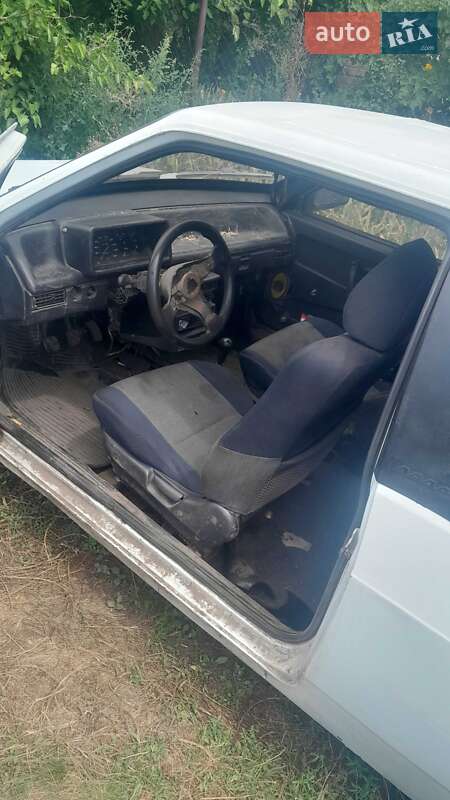 Хетчбек ВАЗ / Lada 2108 1992 в Кривому Розі фото 3 Хетчбек ВАЗ / Lada 2108 1992 в Кривому Розі