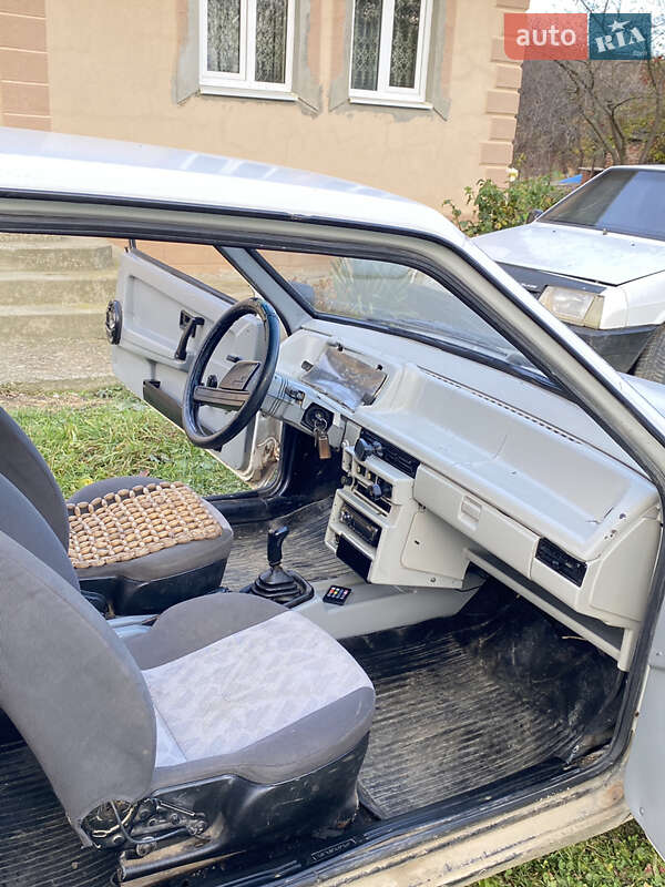 Хетчбек ВАЗ / Lada 2108 1990 в Чернівцях