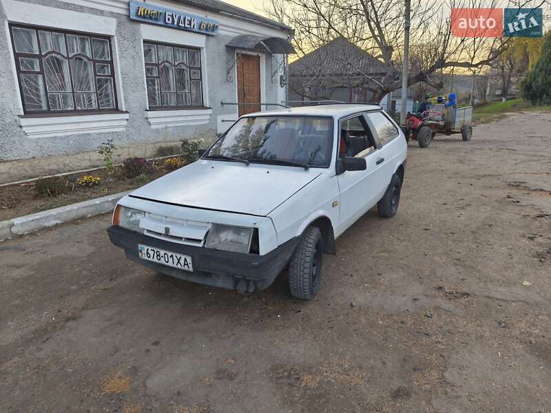 Хэтчбек ВАЗ / Lada 2108 1988 в Кодыме фото Хэтчбек ВАЗ / Lada 2108 1988 в Кодыме
