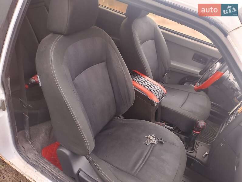 Хетчбек ВАЗ / Lada 2108 1990 в Житомирі фото 4 Хетчбек ВАЗ / Lada 2108 1990 в Житомирі