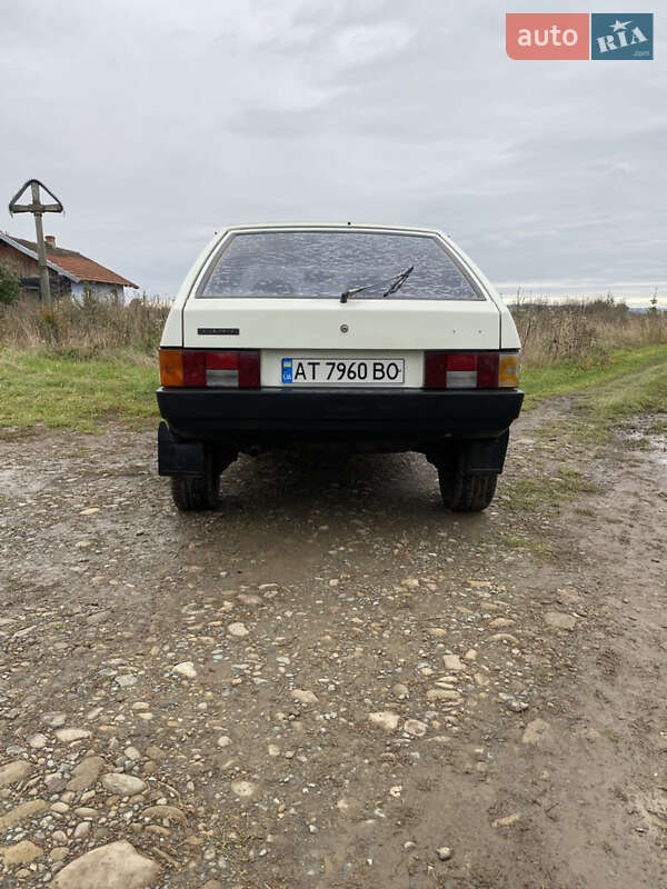 Хетчбек ВАЗ / Lada 2108 1991 в Коломиї фото 3 Хетчбек ВАЗ / Lada 2108 1991 в Коломиї