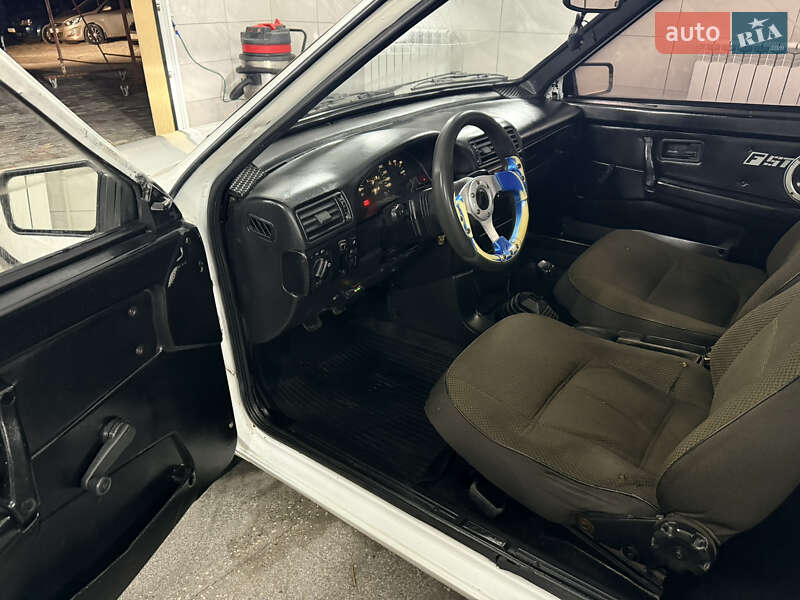 Хетчбек ВАЗ / Lada 2108 1985 в Краснограді