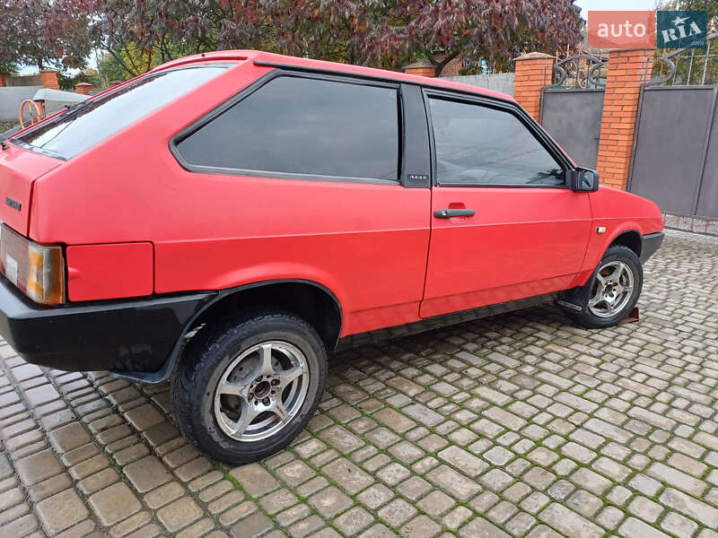 Хетчбек ВАЗ / Lada 2108 1993 в Ромнах