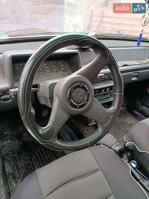 Хэтчбек ВАЗ / Lada 2108 1992 в Украинке