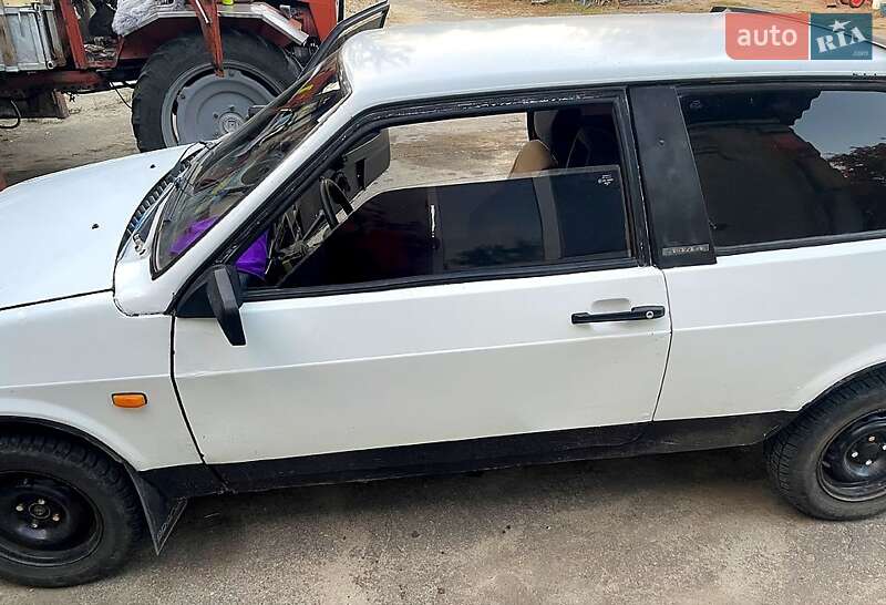 Хэтчбек ВАЗ / Lada 2108 1988 в Харькове фото 2 Хэтчбек ВАЗ / Lada 2108 1988 в Харькове